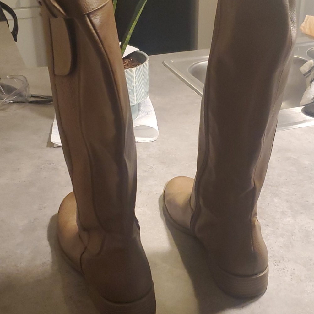 Unlisted by Kenneth Cole Boots 👢 Size 9 - Picture 5 of 6